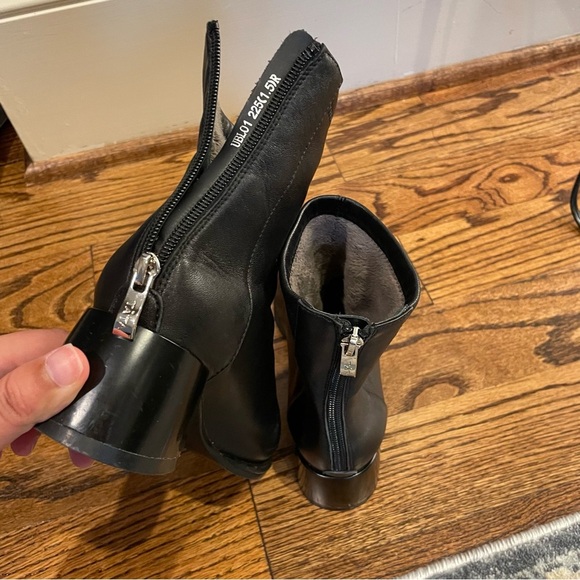 Elegant Black Women's Ankle Glove Boots - Picture 3 of 6